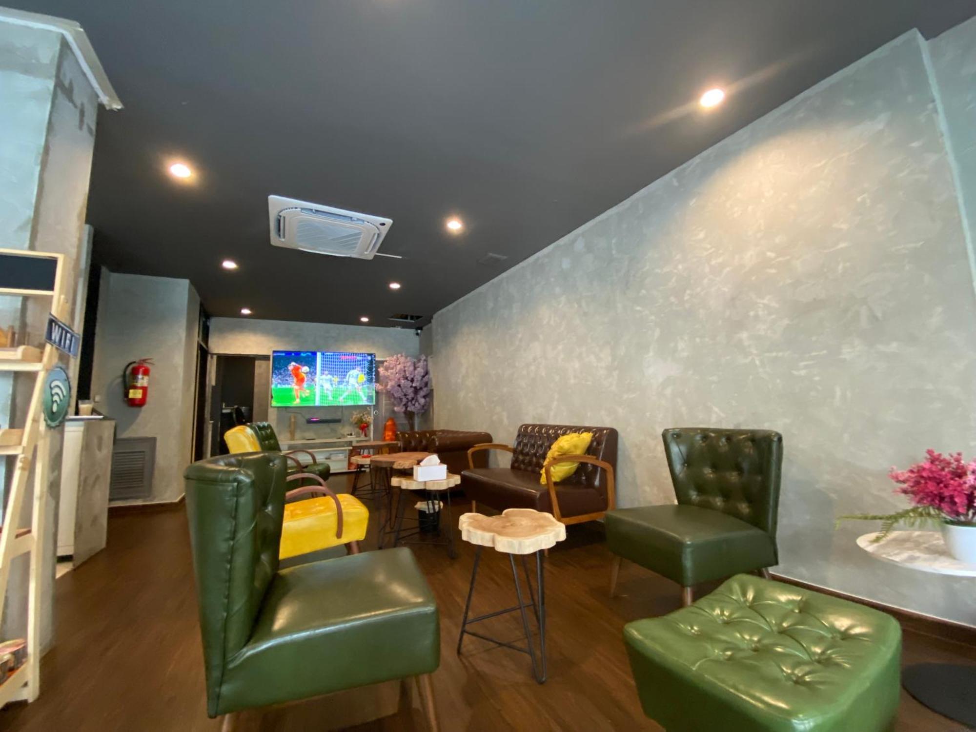 Bud Brew Beyond Dispensary And Hotel 방콕 외부 사진