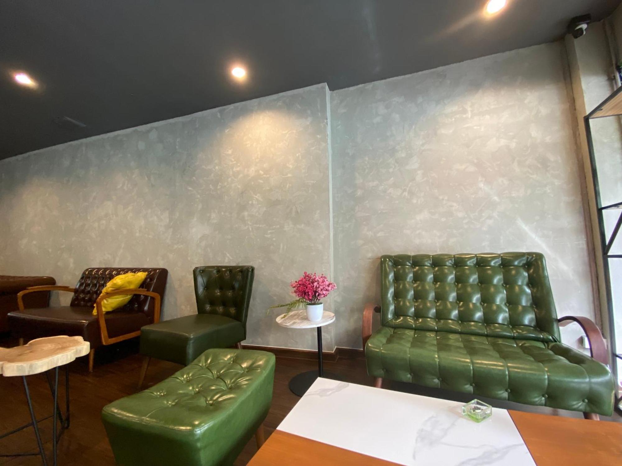 Bud Brew Beyond Dispensary And Hotel 방콕 외부 사진