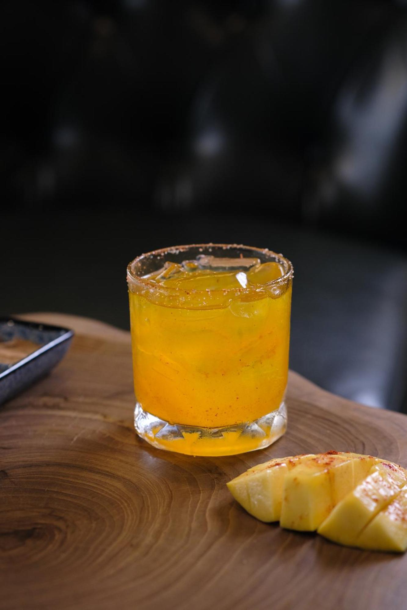 Bud Brew Beyond Dispensary And Hotel 방콕 외부 사진