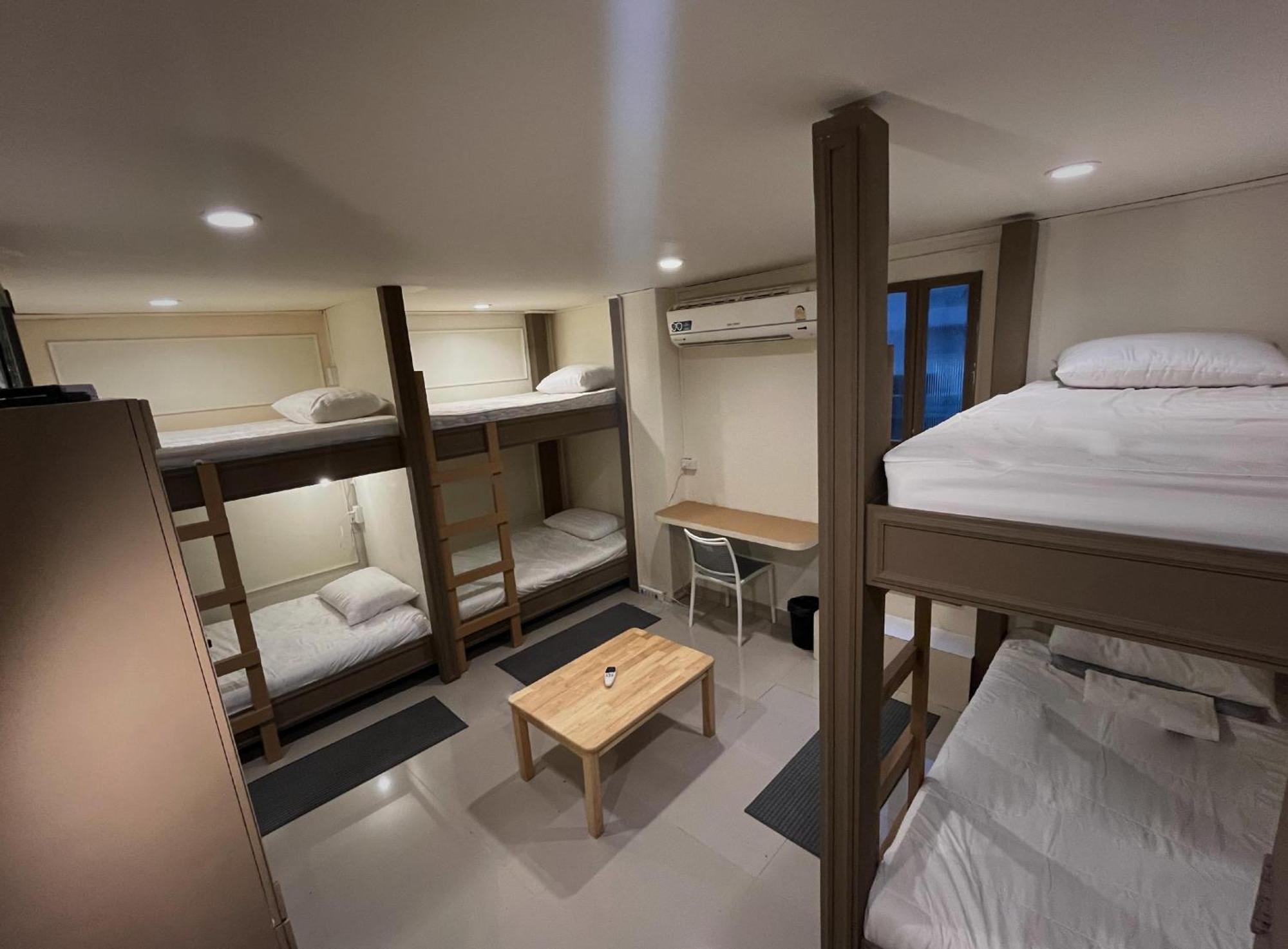 Bud Brew Beyond Dispensary And Hotel 방콕 외부 사진